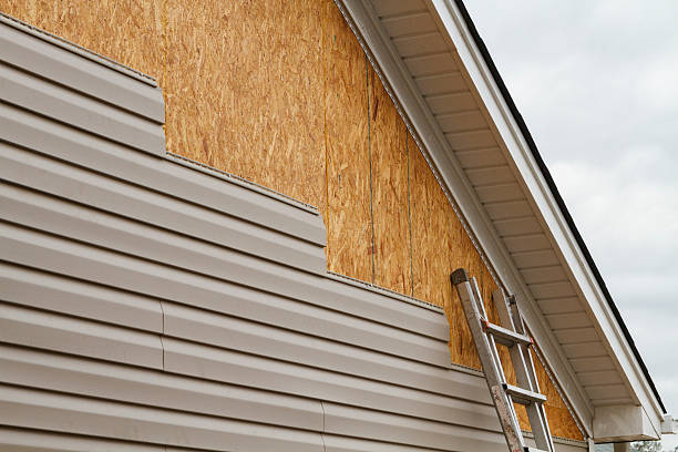 24/7 Emergency Vinyl Siding experts in Fort Bragg, NC